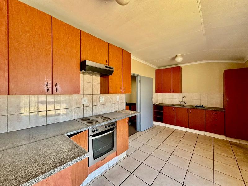 2 Bedroom Property for Sale in Vanderbijlpark CW 5 Gauteng