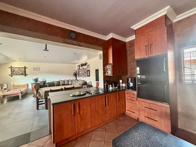 2 Bedroom Property for Sale in Vanderbijlpark CW 5 Gauteng