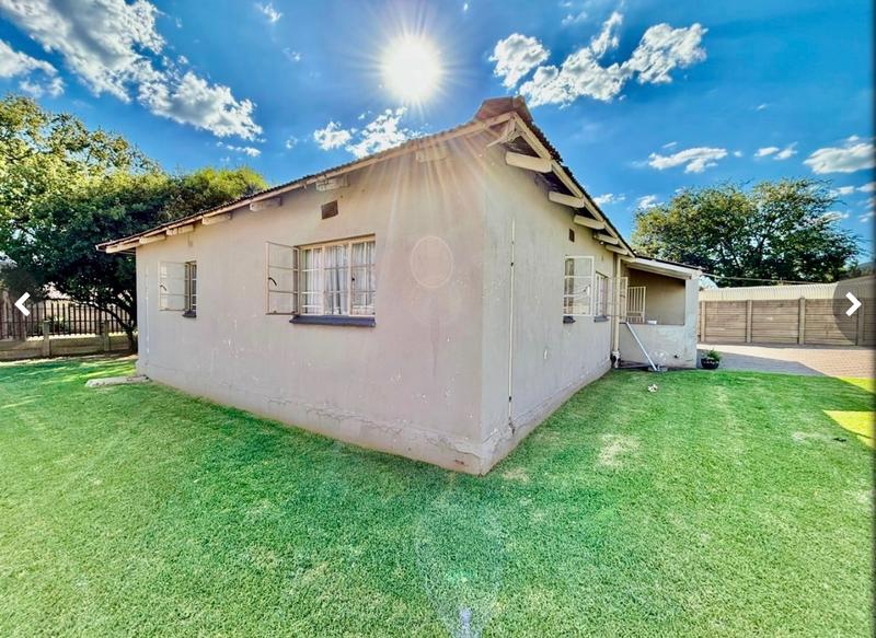 3 Bedroom Property for Sale in Vanderbijlpark CW 5 Gauteng
