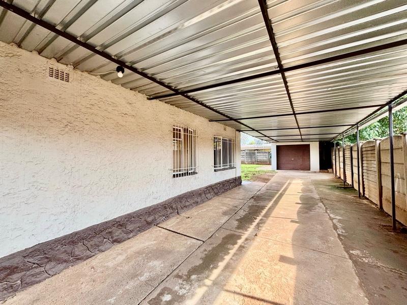 2 Bedroom Property for Sale in Vanderbijlpark Cw 6 Gauteng