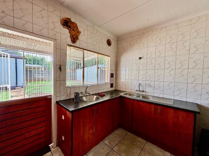 2 Bedroom Property for Sale in Vanderbijlpark Cw 6 Gauteng