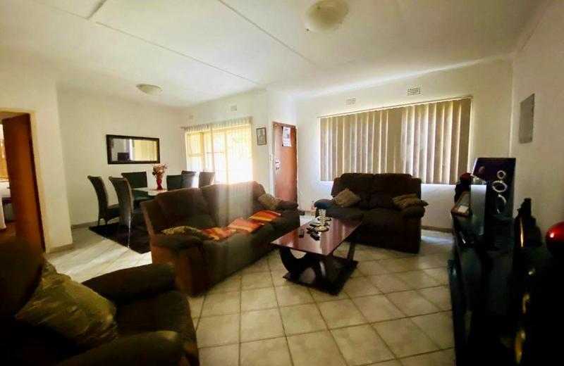 2 Bedroom Property for Sale in Vanderbijlpark Cw 6 Gauteng