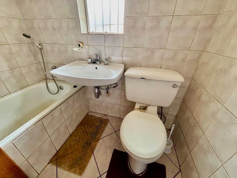 2 Bedroom Property for Sale in Vanderbijlpark Cw 6 Gauteng