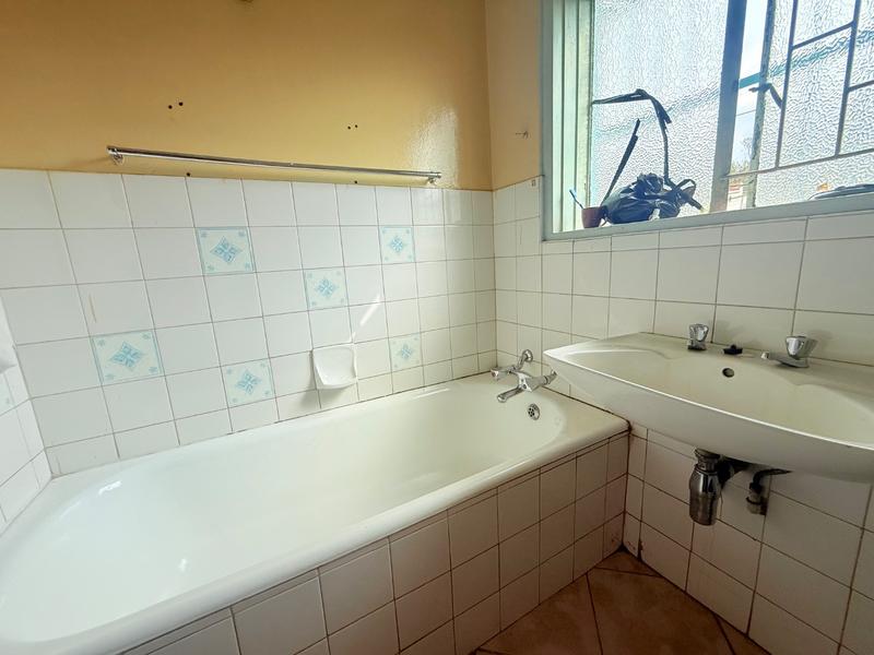 2 Bedroom Property for Sale in Vanderbijlpark Cw 6 Gauteng