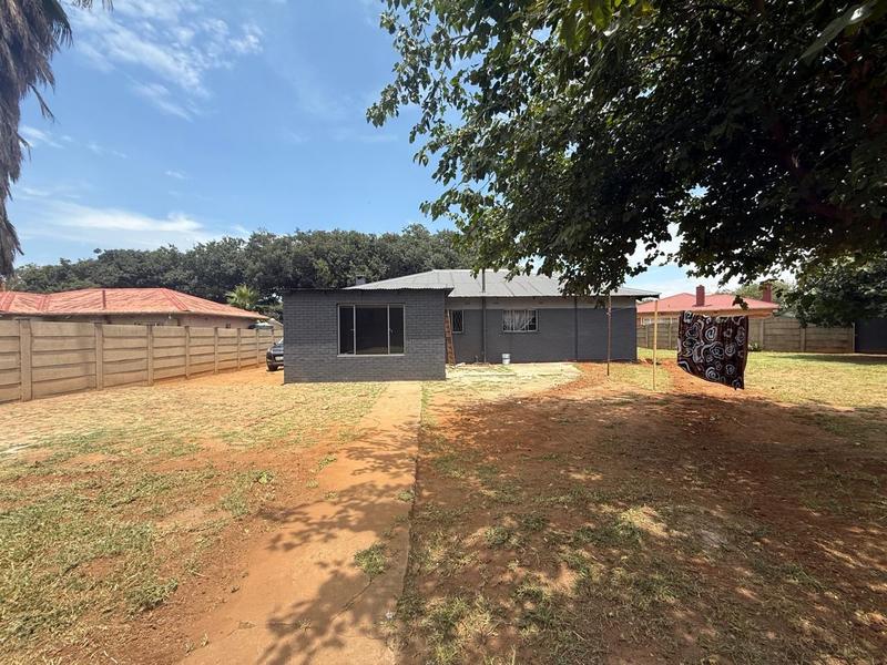 8 Bedroom Property for Sale in Vanderbijlpark Cw 6 Gauteng