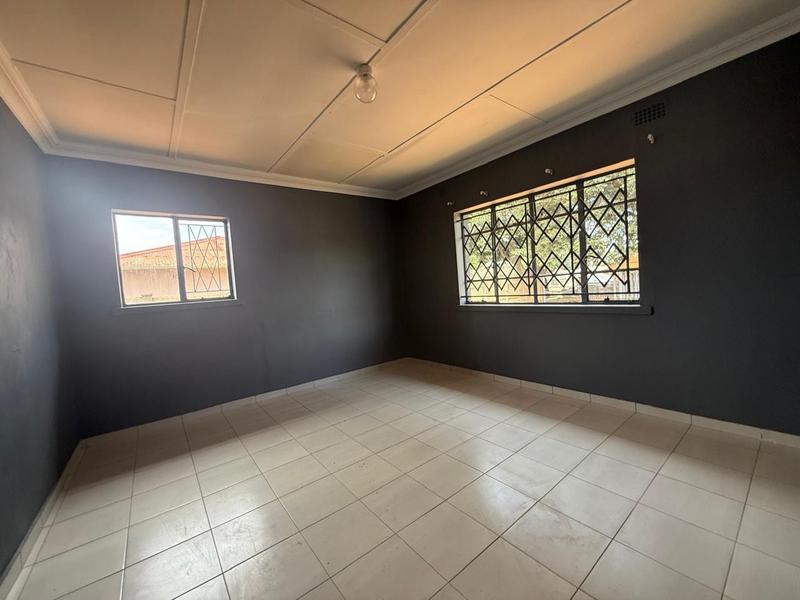 8 Bedroom Property for Sale in Vanderbijlpark Cw 6 Gauteng