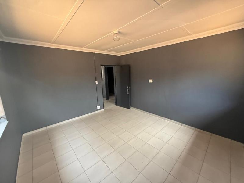 8 Bedroom Property for Sale in Vanderbijlpark Cw 6 Gauteng