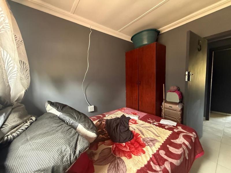 8 Bedroom Property for Sale in Vanderbijlpark Cw 6 Gauteng