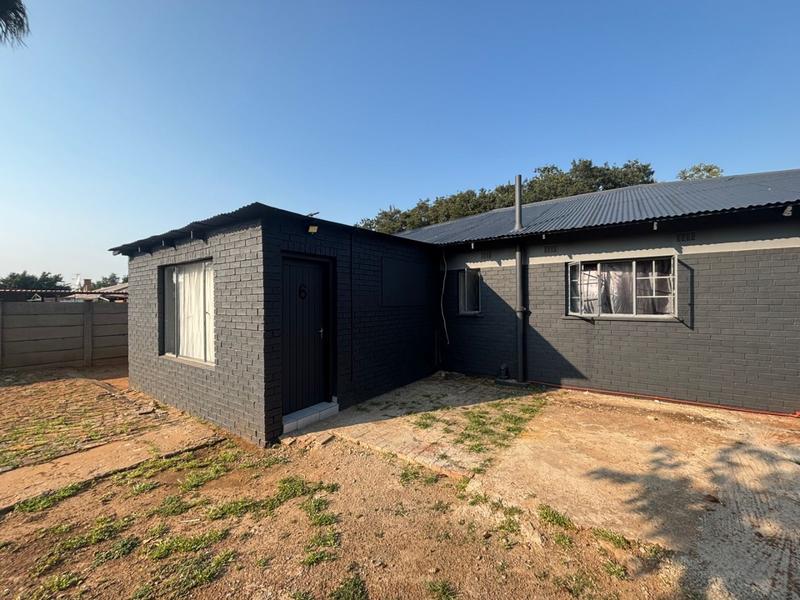 8 Bedroom Property for Sale in Vanderbijlpark Cw 6 Gauteng