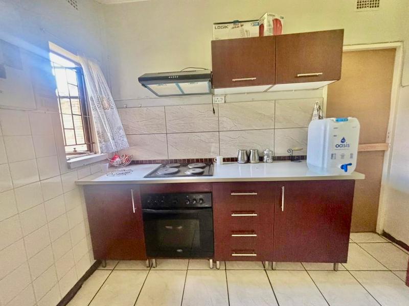 4 Bedroom Property for Sale in Vanderbijlpark Cw 6 Gauteng