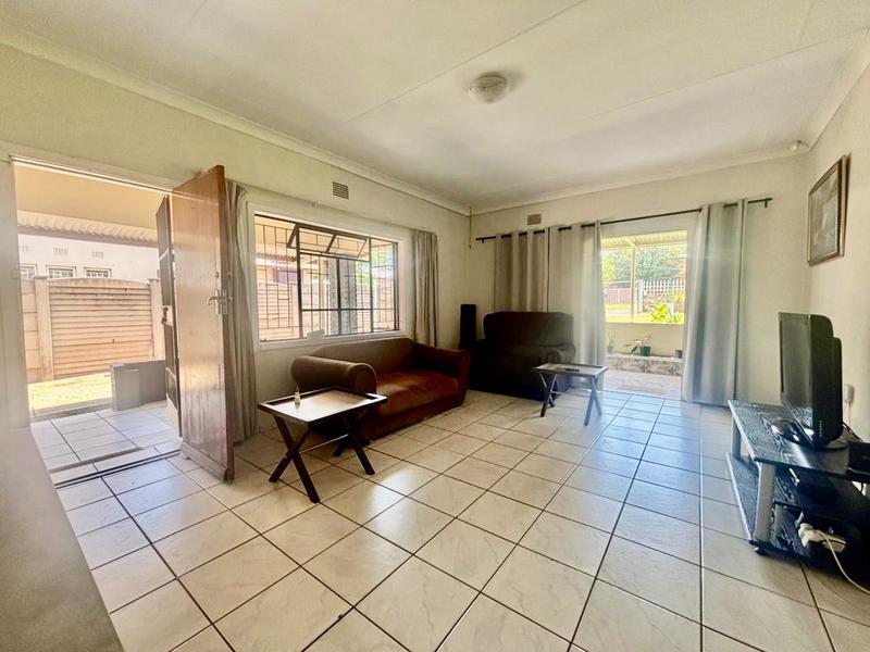 4 Bedroom Property for Sale in Vanderbijlpark Cw 6 Gauteng