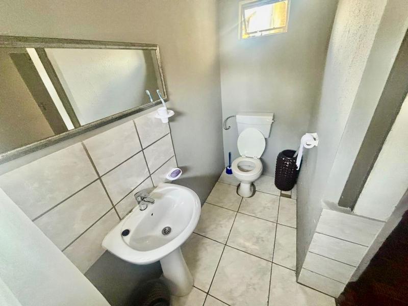 4 Bedroom Property for Sale in Vanderbijlpark Cw 6 Gauteng
