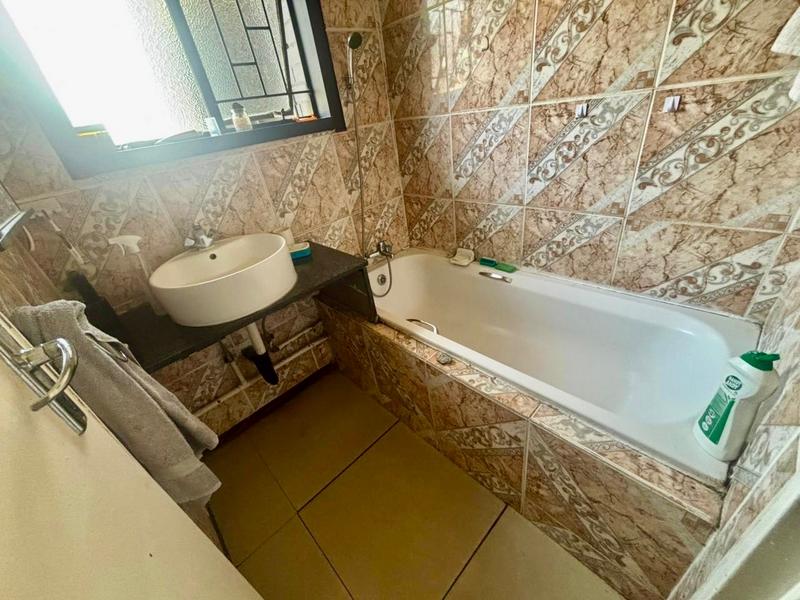 4 Bedroom Property for Sale in Vanderbijlpark Cw 6 Gauteng