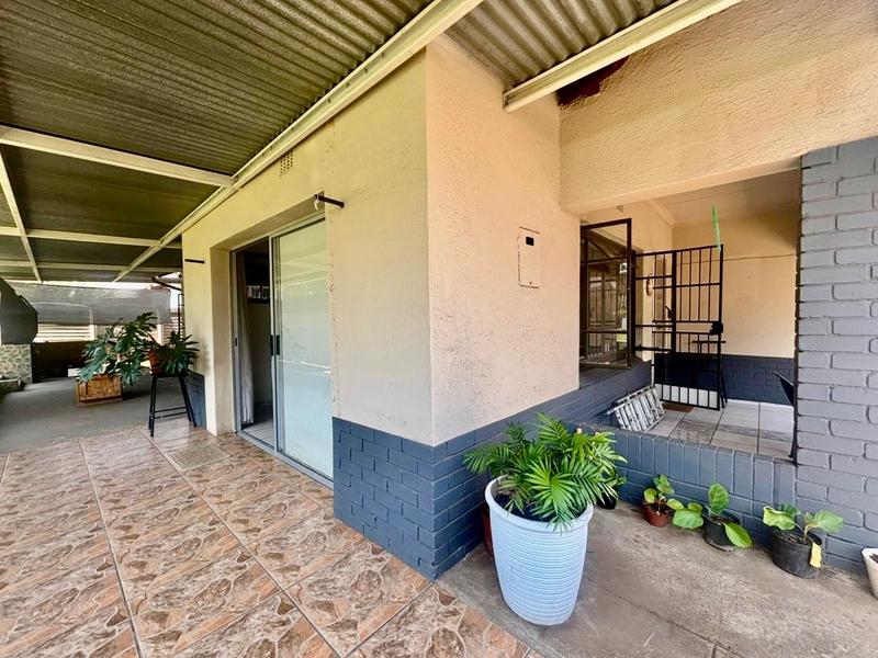 4 Bedroom Property for Sale in Vanderbijlpark Cw 6 Gauteng