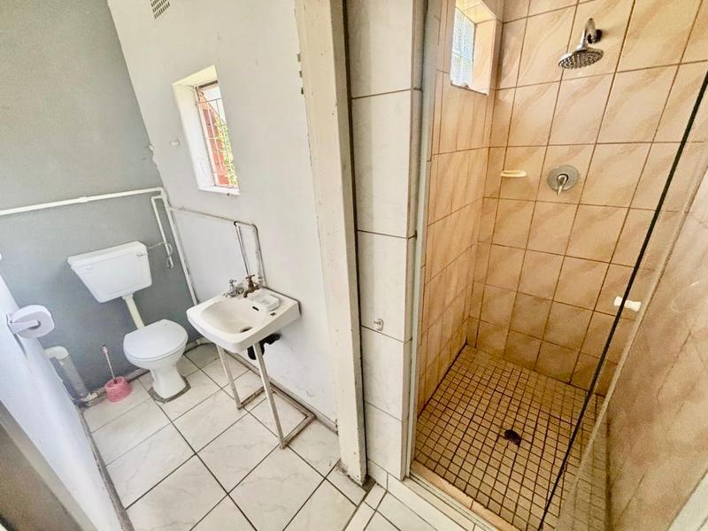 4 Bedroom Property for Sale in Vanderbijlpark Cw 6 Gauteng