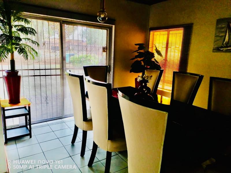 4 Bedroom Property for Sale in Vanderbijlpark Cw 6 Gauteng