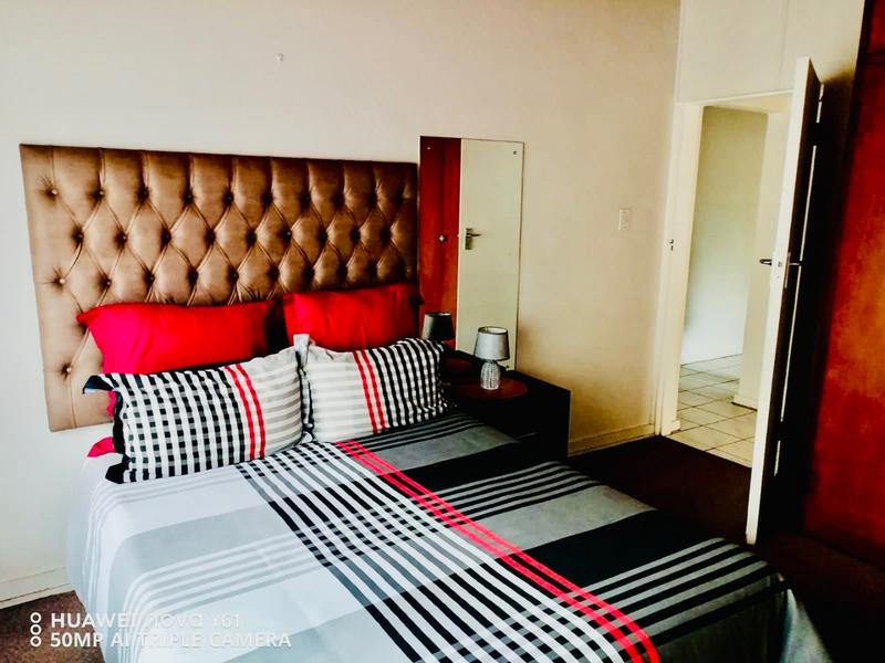 4 Bedroom Property for Sale in Vanderbijlpark Cw 6 Gauteng