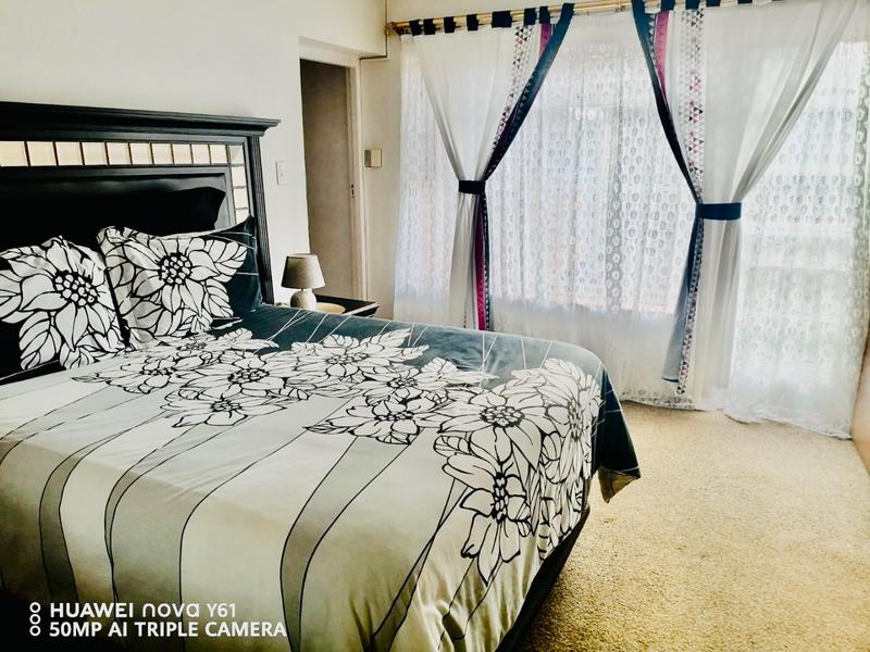 4 Bedroom Property for Sale in Vanderbijlpark Cw 6 Gauteng