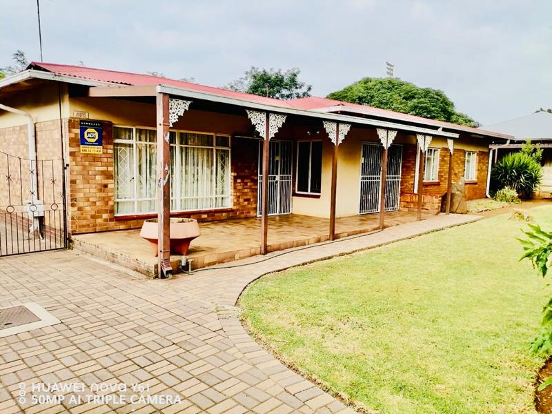 4 Bedroom Property for Sale in Vanderbijlpark Cw 6 Gauteng