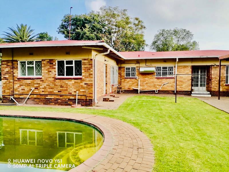 4 Bedroom Property for Sale in Vanderbijlpark Cw 6 Gauteng