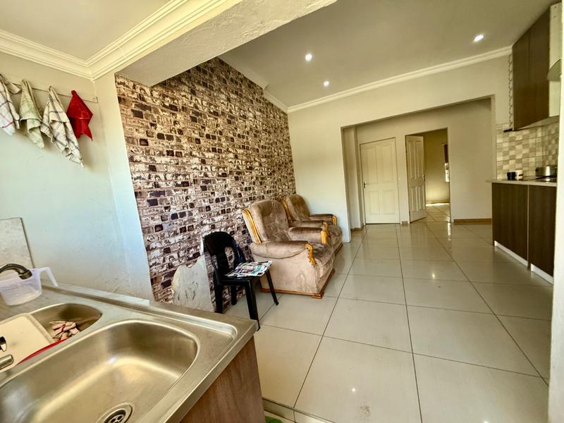 5 Bedroom Property for Sale in Vanderbijlpark Cw 6 Gauteng