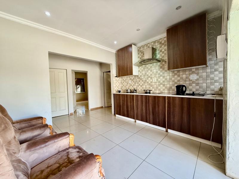 5 Bedroom Property for Sale in Vanderbijlpark Cw 6 Gauteng