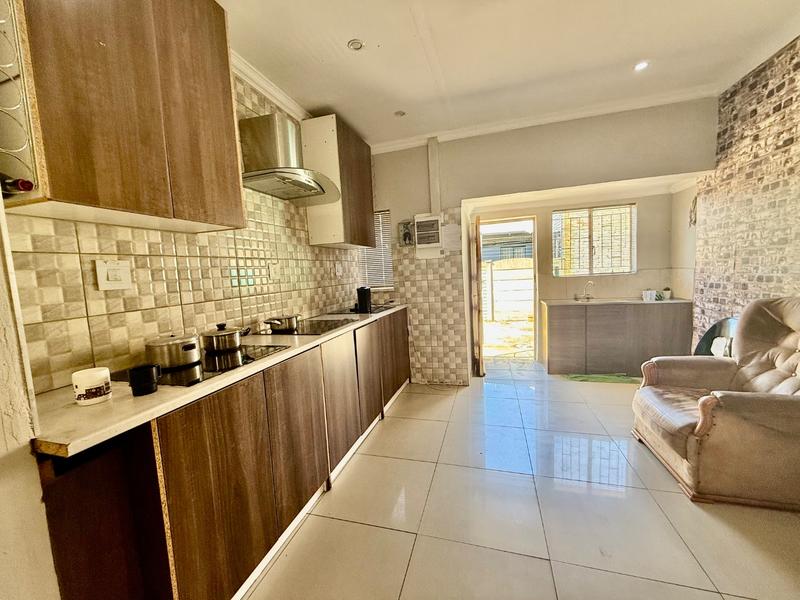 5 Bedroom Property for Sale in Vanderbijlpark Cw 6 Gauteng