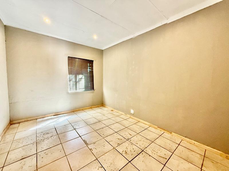 5 Bedroom Property for Sale in Vanderbijlpark Cw 6 Gauteng