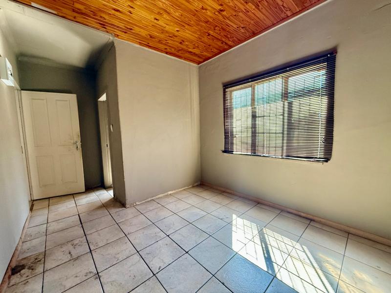 5 Bedroom Property for Sale in Vanderbijlpark Cw 6 Gauteng