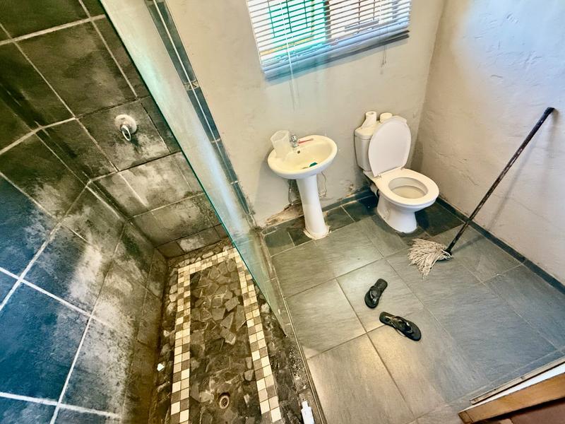 5 Bedroom Property for Sale in Vanderbijlpark Cw 6 Gauteng