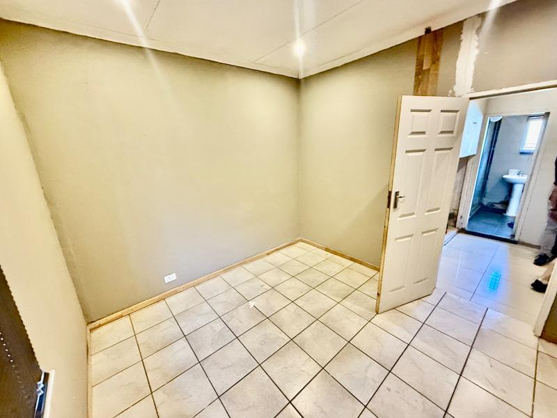 5 Bedroom Property for Sale in Vanderbijlpark Cw 6 Gauteng