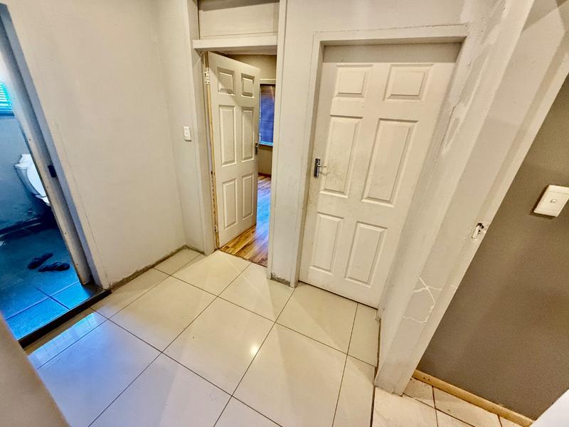 5 Bedroom Property for Sale in Vanderbijlpark Cw 6 Gauteng