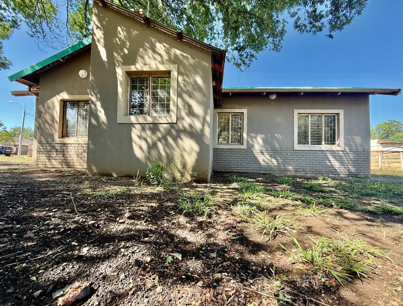 5 Bedroom Property for Sale in Vanderbijlpark Cw 6 Gauteng