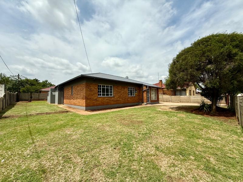 3 Bedroom Property for Sale in Vanderbijlpark Cw 6 Gauteng