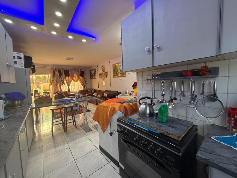 2 Bedroom Property for Sale in Vanderbijlpark Cw 6 Gauteng