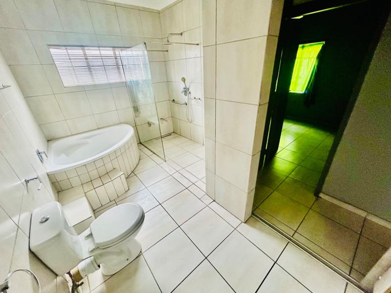 3 Bedroom Property for Sale in Vanderbijlpark Cw 6 Gauteng