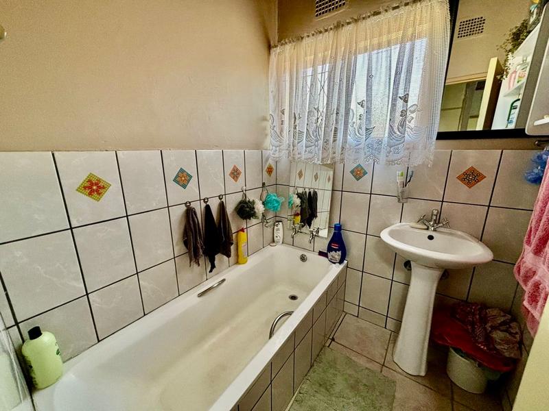3 Bedroom Property for Sale in Vanderbijlpark Cw 6 Gauteng