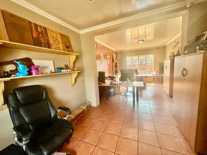 3 Bedroom Property for Sale in Vanderbijlpark Cw 6 Gauteng