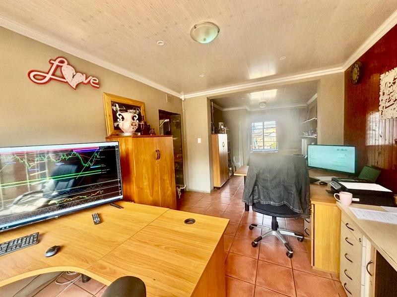 3 Bedroom Property for Sale in Vanderbijlpark Cw 6 Gauteng
