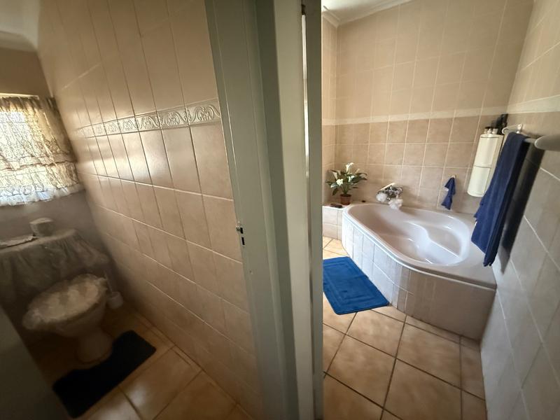 3 Bedroom Property for Sale in Vanderbijlpark Cw 6 Gauteng