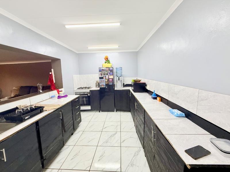 4 Bedroom Property for Sale in Vanderbijlpark Cw 6 Gauteng