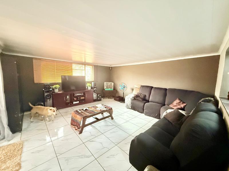 4 Bedroom Property for Sale in Vanderbijlpark Cw 6 Gauteng