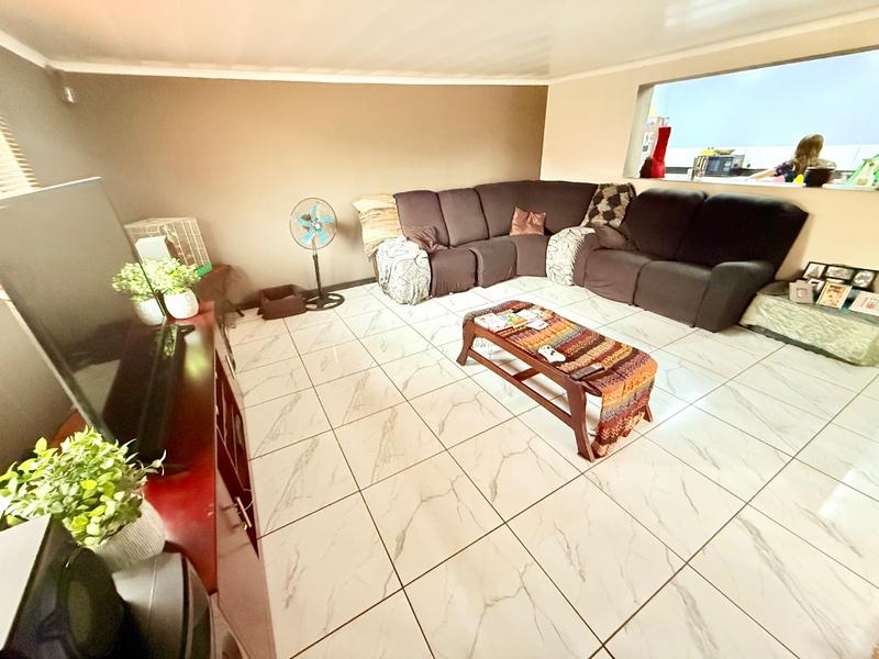 4 Bedroom Property for Sale in Vanderbijlpark Cw 6 Gauteng