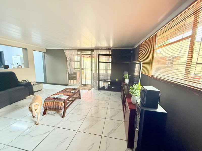 4 Bedroom Property for Sale in Vanderbijlpark Cw 6 Gauteng
