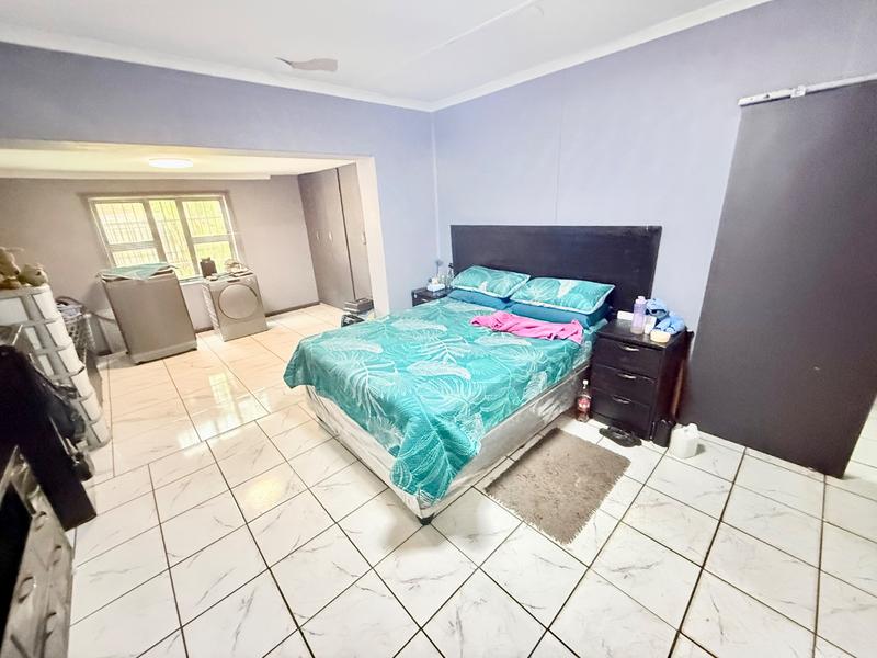 4 Bedroom Property for Sale in Vanderbijlpark Cw 6 Gauteng