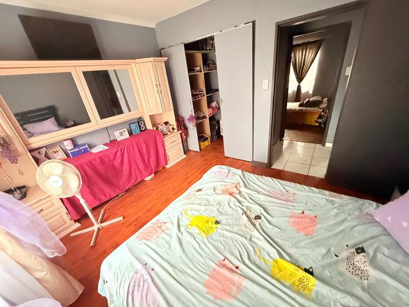 4 Bedroom Property for Sale in Vanderbijlpark Cw 6 Gauteng
