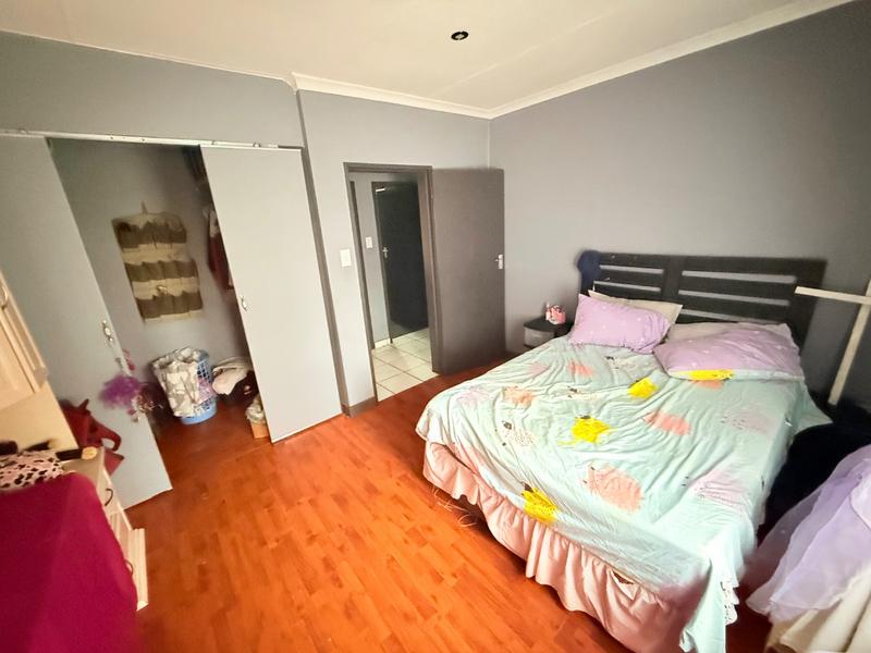 4 Bedroom Property for Sale in Vanderbijlpark Cw 6 Gauteng
