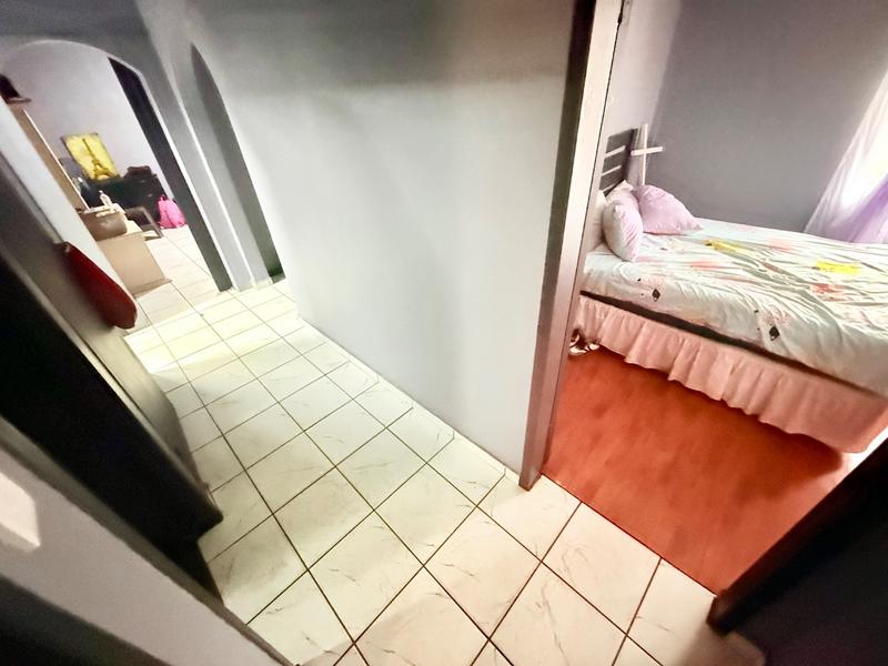 4 Bedroom Property for Sale in Vanderbijlpark Cw 6 Gauteng
