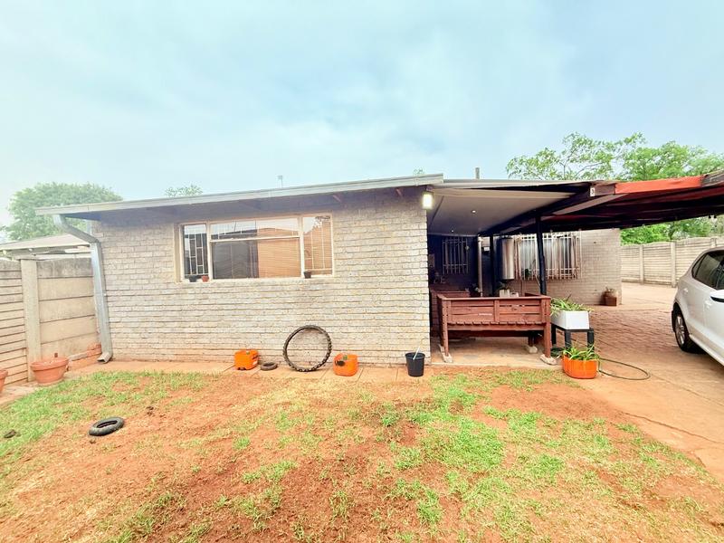 4 Bedroom Property for Sale in Vanderbijlpark Cw 6 Gauteng