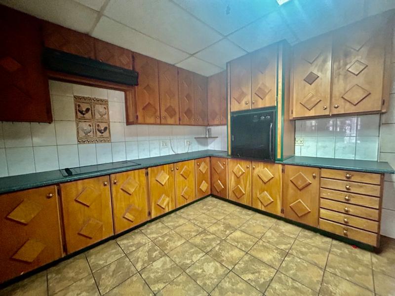 4 Bedroom Property for Sale in Vanderbijlpark Cw 6 Gauteng